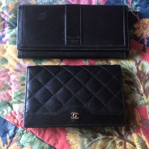 2 wallets one it’s COACH another CHANEL